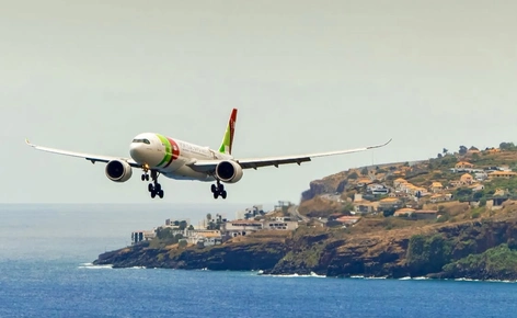 Live Cam: Airport Spotting - Channel 1 | Aviation Action thumbnail webcam thumbnail - preview of live camera in Santa Cruz, Madeira