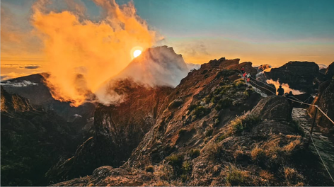 Live Cam: Pico do Areeiro (1818m) | Madeira's Third Highest Peak thumbnail webcam thumbnail - preview of live camera in Pico do Areeiro, Madeira