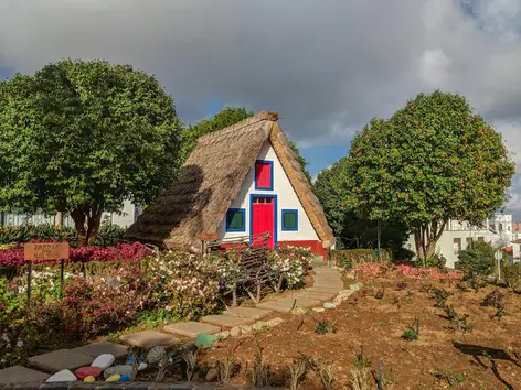 Live Cam: Santana Traditional Houses | Madeira North thumbnail webcam thumbnail - preview of live camera in Santana, Madeira